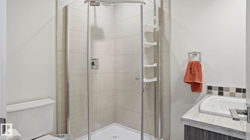 11002 University Avenue, Edmonton, AB - Indoor Photo Showing Bathroom