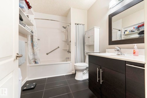 13407 161 Avenue, Edmonton, AB - Indoor Photo Showing Bathroom