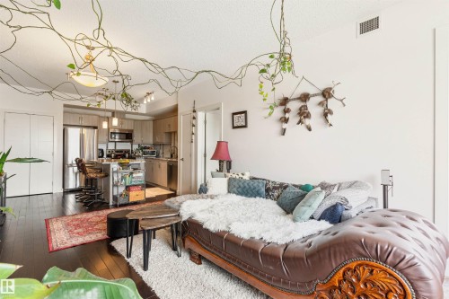 410 10523 123 Street, Edmonton, AB - Indoor