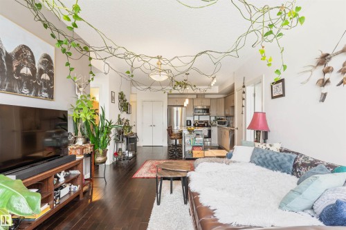 410 10523 123 Street, Edmonton, AB - Indoor Photo Showing Other Room