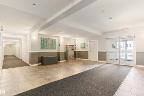 410 10523 123 Street, Edmonton, AB - Indoor Photo Showing Other Room