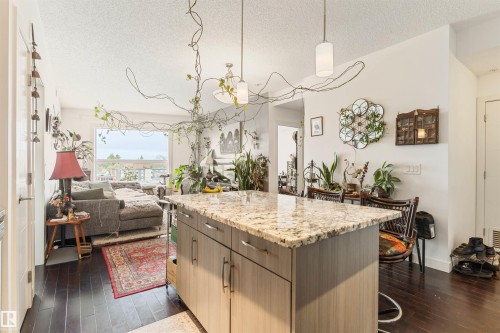 410 10523 123 Street, Edmonton, AB - Indoor