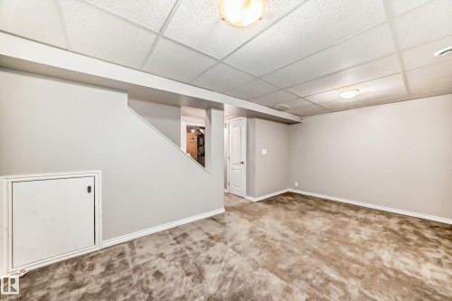 11 2024 57 Street, Edmonton, AB - Indoor Photo Showing Other Room