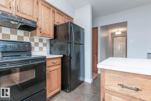 10812 52 Avenue, Edmonton, AB - Indoor Photo Showing Kitchen