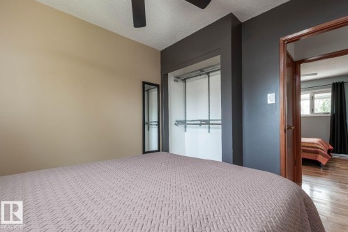 10812 52 Avenue, Edmonton, AB - Indoor Photo Showing Bedroom