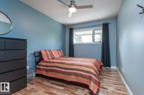 10812 52 Avenue, Edmonton, AB - Indoor Photo Showing Bedroom