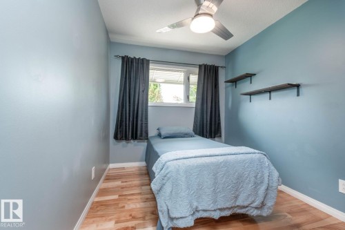 10812 52 Avenue, Edmonton, AB - Indoor Photo Showing Bedroom