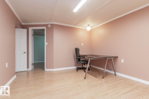 10812 52 Avenue, Edmonton, AB - Indoor Photo Showing Other Room
