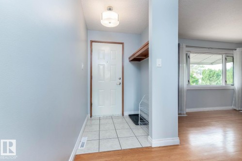 10812 52 Avenue, Edmonton, AB - Indoor Photo Showing Other Room