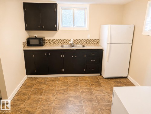 12418 92 Street, Edmonton, AB 