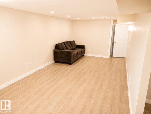 12418 92 Street, Edmonton, AB 