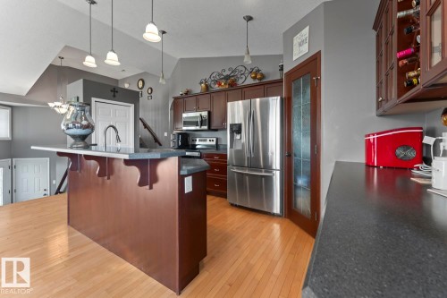 802 26 Street, Cold Lake, AB - Indoor Photo Showing Kitchen With Stainless Steel Kitchen With Upgraded Kitchen