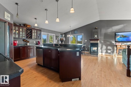 802 26 Street, Cold Lake, AB - Indoor Photo Showing Kitchen With Stainless Steel Kitchen With Upgraded Kitchen