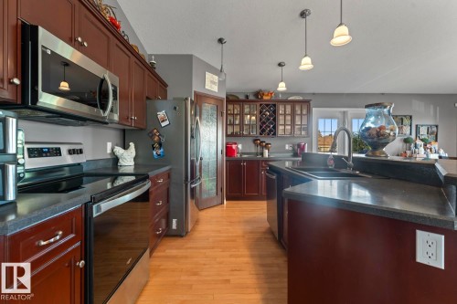 802 26 Street, Cold Lake, AB - Indoor Photo Showing Kitchen With Stainless Steel Kitchen With Upgraded Kitchen