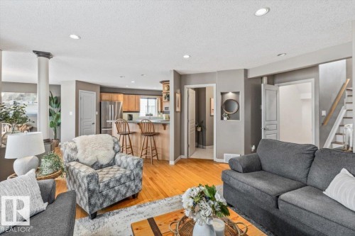 4 Hunt Court, St. Albert, AB - Indoor Photo Showing Living Room