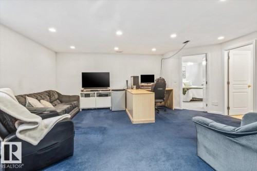 4 Hunt Court, St. Albert, AB - Indoor