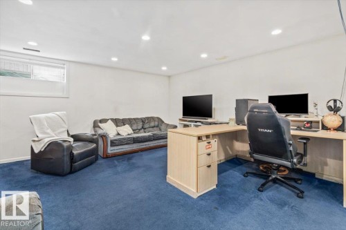 4 Hunt Court, St. Albert, AB - Indoor Photo Showing Office