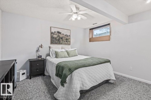 4 Hunt Court, St. Albert, AB - Indoor Photo Showing Bedroom