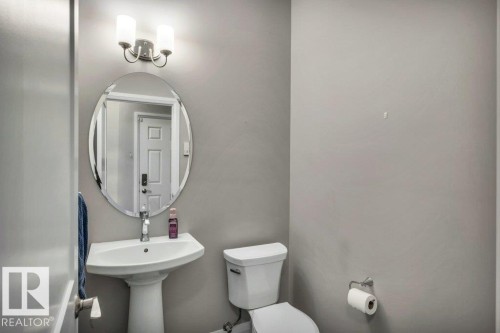 3721 Cherry Loop, Edmonton, AB - Indoor Photo Showing Bathroom