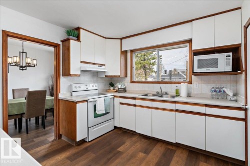 4916 51 Avenue, Ryley, AB - Indoor Photo Showing Kitchen With Double Sink