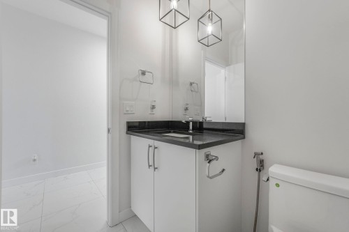 5741 Kootook Way, Edmonton, AB - Indoor Photo Showing Bathroom