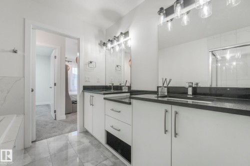 5741 Kootook Way, Edmonton, AB - Indoor Photo Showing Bathroom