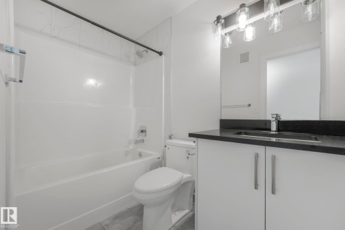 5741 Kootook Way, Edmonton, AB - Indoor Photo Showing Bathroom