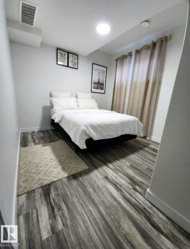 5741 Kootook Way, Edmonton, AB - Indoor Photo Showing Bedroom