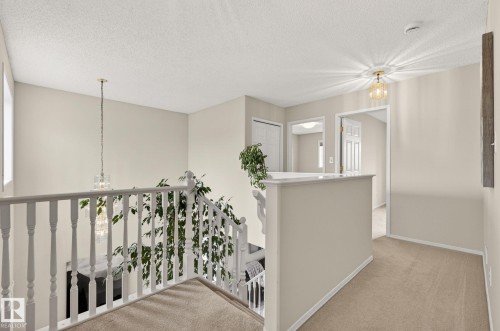 316 Wild Rose Way, Edmonton, AB - Indoor Photo Showing Other Room