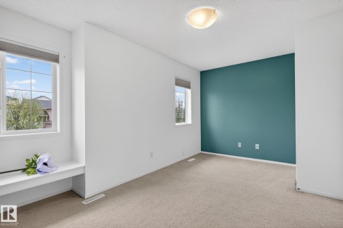 316 Wild Rose Way, Edmonton, AB - Indoor Photo Showing Other Room