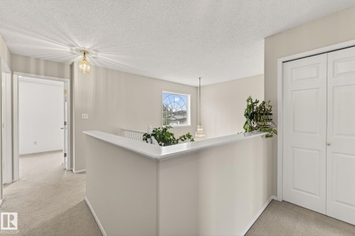 316 Wild Rose Way, Edmonton, AB - Indoor Photo Showing Other Room