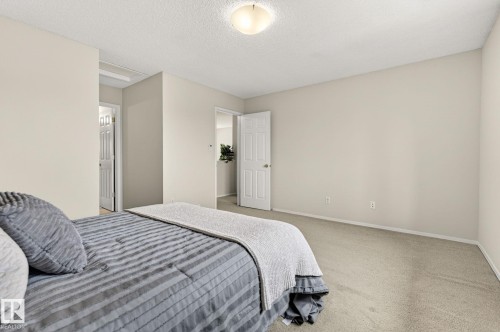 316 Wild Rose Way, Edmonton, AB - Indoor Photo Showing Bedroom