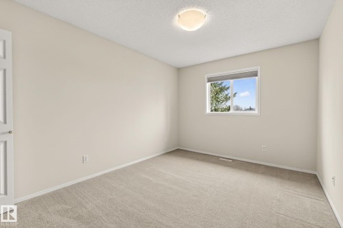 316 Wild Rose Way, Edmonton, AB - Indoor Photo Showing Other Room