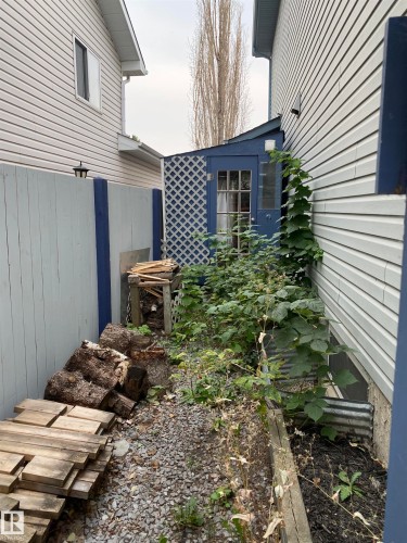 316 Wild Rose Way, Edmonton, AB - Outdoor With Exterior