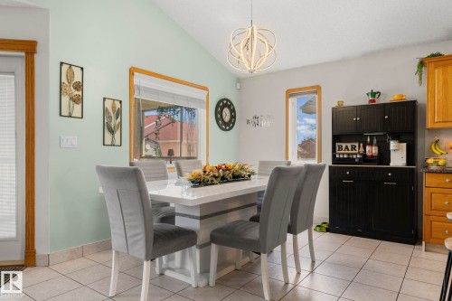 16513 67A Street, Edmonton, AB - Indoor Photo Showing Dining Room