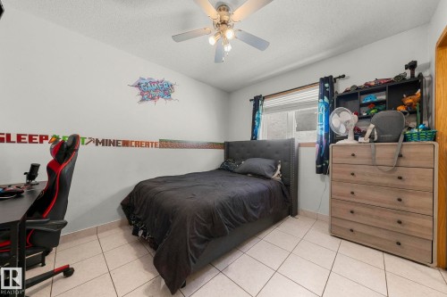 16513 67A Street, Edmonton, AB - Indoor Photo Showing Bedroom
