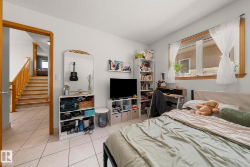 16513 67A Street, Edmonton, AB - Indoor Photo Showing Bedroom