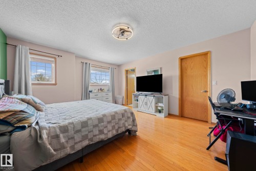 16513 67A Street, Edmonton, AB - Indoor Photo Showing Bedroom