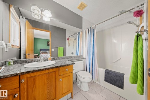 16513 67A Street, Edmonton, AB - Indoor Photo Showing Bathroom