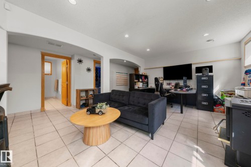 16513 67A Street, Edmonton, AB - Indoor