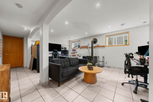 16513 67A Street, Edmonton, AB - Indoor