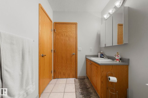 16513 67A Street, Edmonton, AB - Indoor