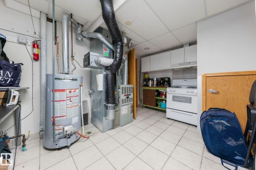 16513 67A Street, Edmonton, AB - Indoor Photo Showing Basement