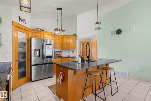 16513 67A Street, Edmonton, AB - Indoor Photo Showing Kitchen
