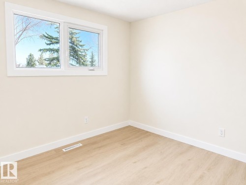 11519 137 Avenue, Edmonton, AB - Indoor Photo Showing Other Room