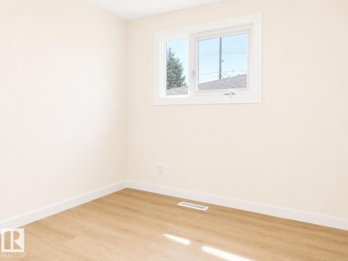 11519 137 Avenue, Edmonton, AB - Indoor Photo Showing Other Room
