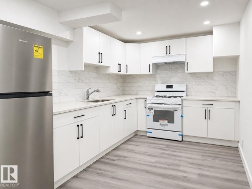 11519 137 Avenue, Edmonton, AB - Indoor Photo Showing Kitchen