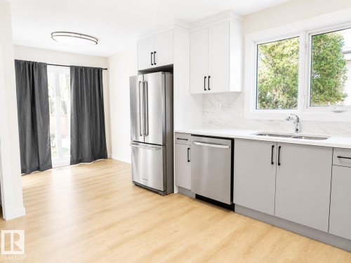 11519 137 Avenue, Edmonton, AB - Indoor Photo Showing Kitchen With Double Sink