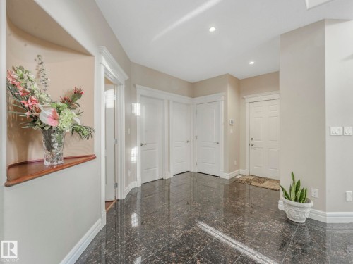 6911 17 Avenue, Edmonton, AB - Indoor Photo Showing Other Room