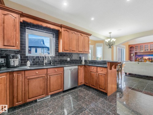6911 17 Avenue, Edmonton, AB - Indoor Photo Showing Kitchen